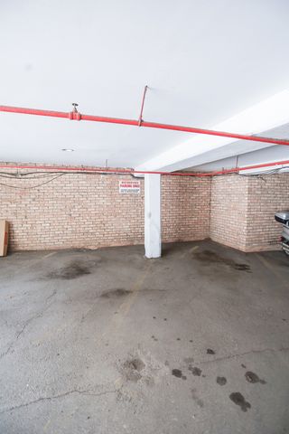 516 W Melrose Street 405, Chicago, IL 60657