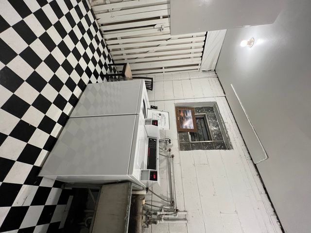 516 W Melrose Street 405, Chicago, IL 60657