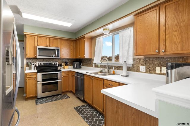 3004 Lone Tree Road, Bellevue, NE 68123