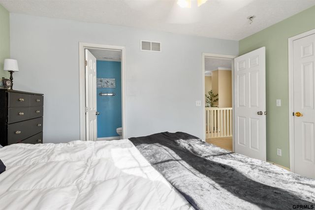 3004 Lone Tree Road, Bellevue, NE 68123