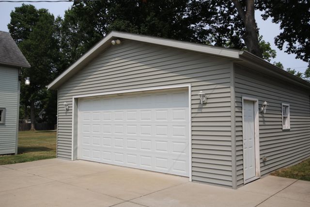 208 S Michigan Avenue, Vicksburg, MI 49097