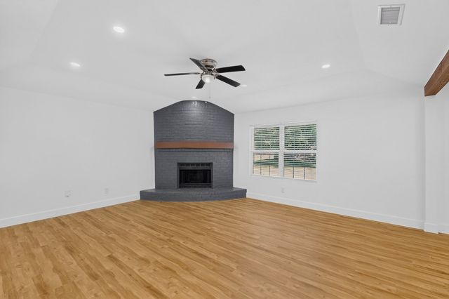 6000 Cool Springs Drive, Arlington, TX 76001