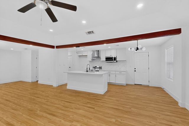 6000 Cool Springs Drive, Arlington, TX 76001