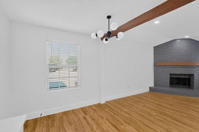 6000 Cool Springs Drive, Arlington, TX 76001