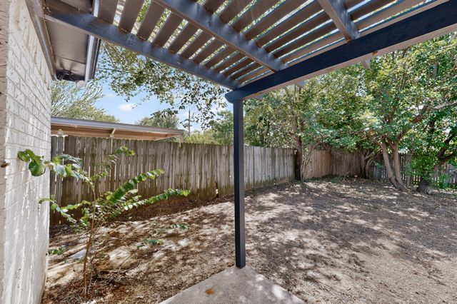 6000 Cool Springs Drive, Arlington, TX 76001