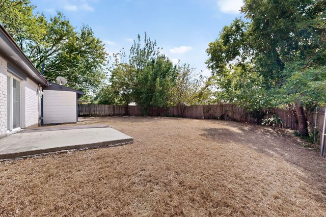 6000 Cool Springs Drive, Arlington, TX 76001