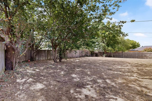 6000 Cool Springs Drive, Arlington, TX 76001