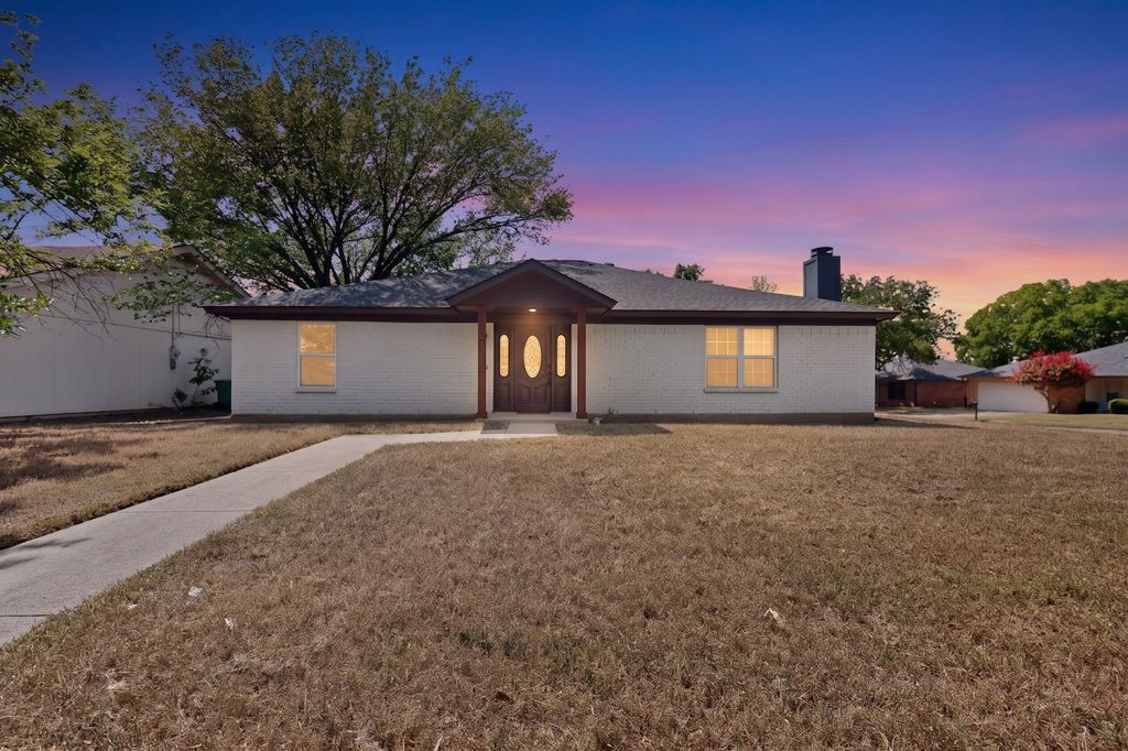 6000 Cool Springs Drive, Arlington, TX 76001