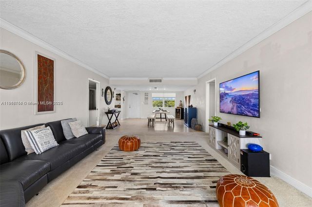 3850 Oaks Clubhouse Dr 504, Pompano Beach, FL 33069