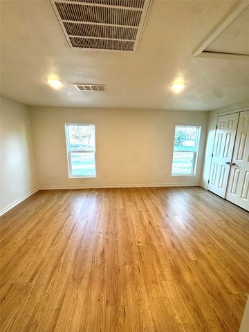 251 E Crow Street, Stephenville, TX 76401