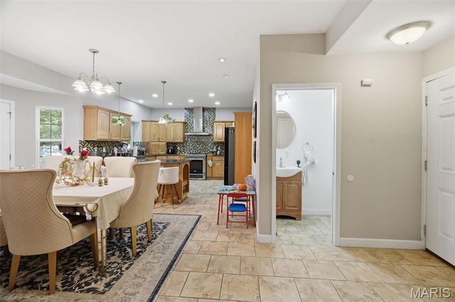 1611 Coles Court, Edwardsville, IL 62025