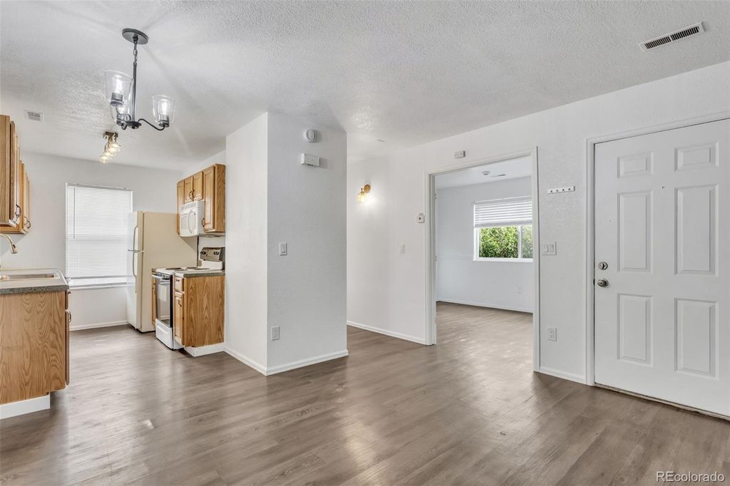 2277 S Buckley Road 102, Aurora, CO 80013