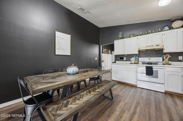 407 MOBY DICK Drive S, Jacksonville, FL 32218
