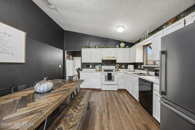 407 MOBY DICK Drive S, Jacksonville, FL 32218