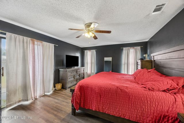 407 MOBY DICK Drive S, Jacksonville, FL 32218