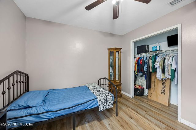 407 MOBY DICK Drive S, Jacksonville, FL 32218
