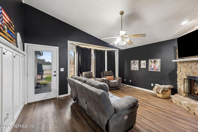 407 MOBY DICK Drive S, Jacksonville, FL 32218