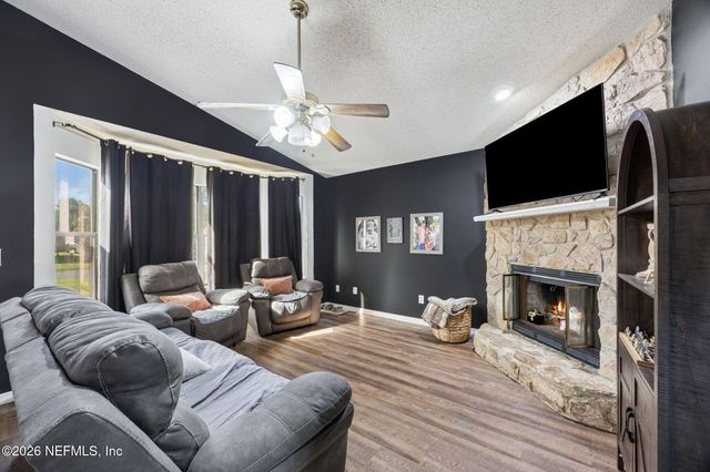 407 MOBY DICK Drive S, Jacksonville, FL 32218