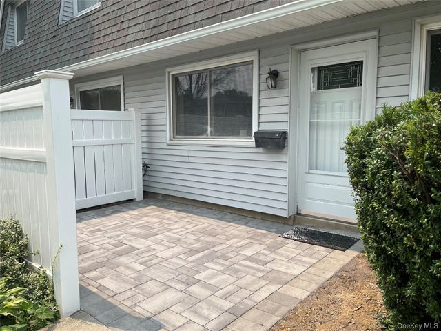 92 Storm Drive, Holtsville, NY 11742