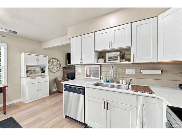 7098 S Knolls Way, Centennial, CO 80122