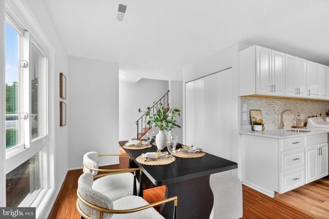 301 RENEAU WAY, Herndon, VA 20170