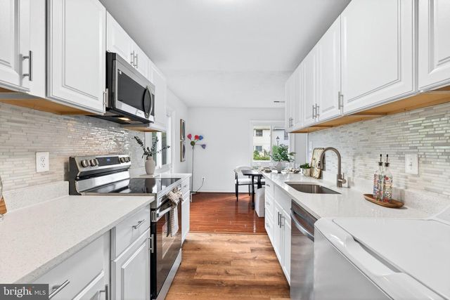 301 RENEAU WAY, Herndon, VA 20170