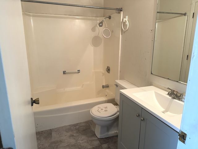 4542 Windsor Lane, Country Club Hills, IL 60478