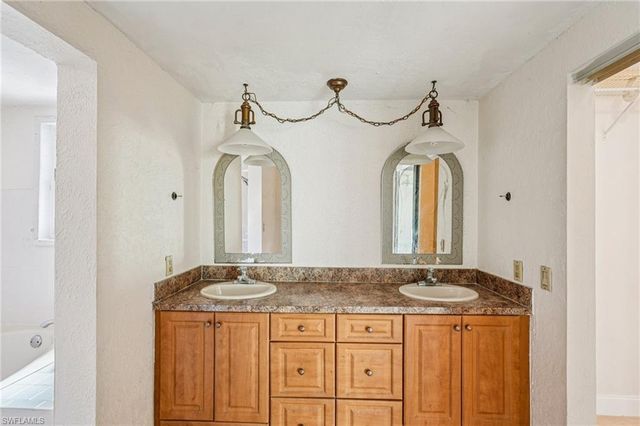 7280 Pelas CIR, North Fort Myers, FL 33917