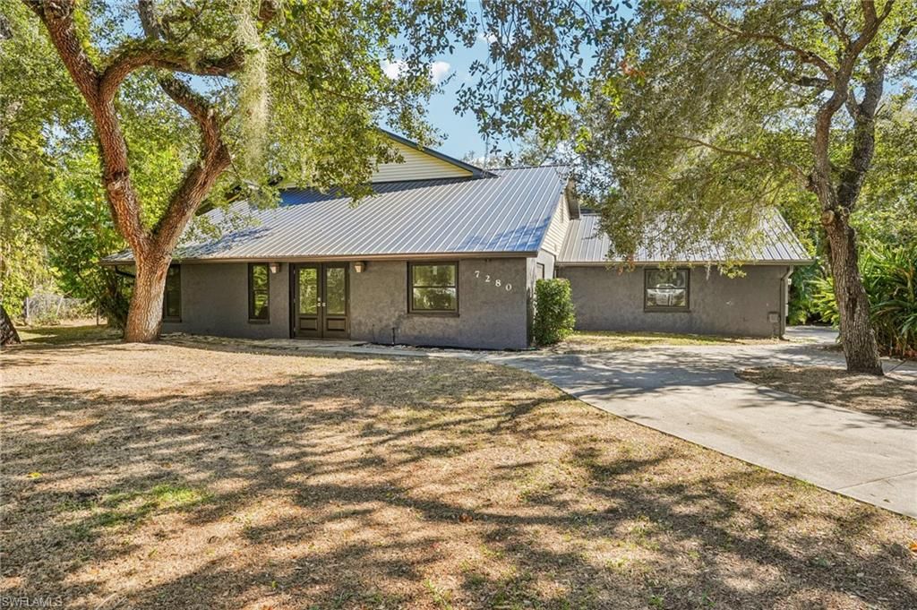 7280 Pelas CIR, North Fort Myers, FL 33917
