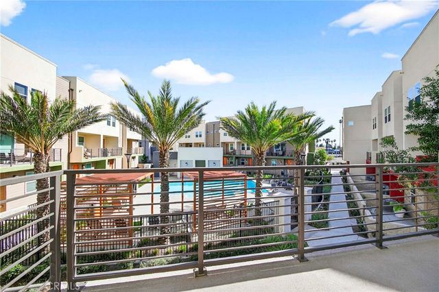 1649 W Lincoln 101, Anaheim, CA 92801