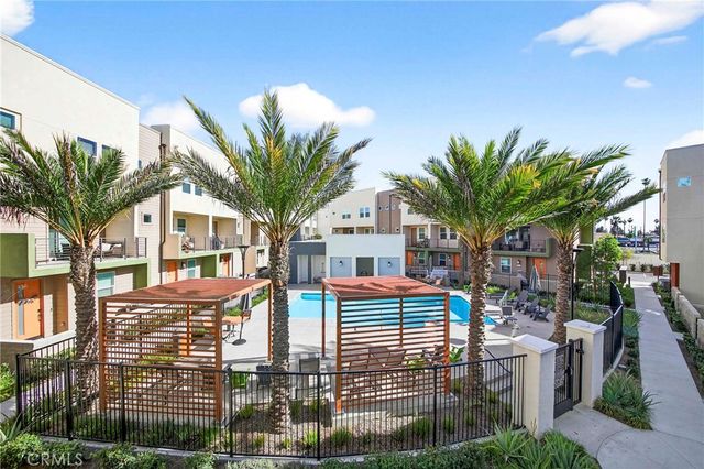 1649 W Lincoln 101, Anaheim, CA 92801