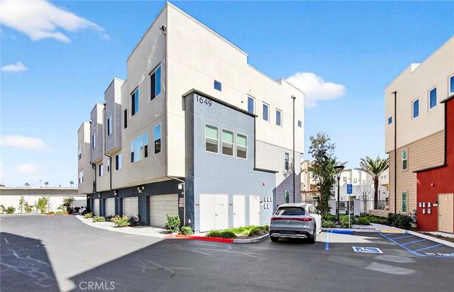 1649 W Lincoln 101, Anaheim, CA 92801