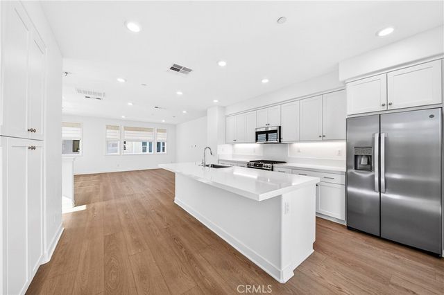 1649 W Lincoln 101, Anaheim, CA 92801