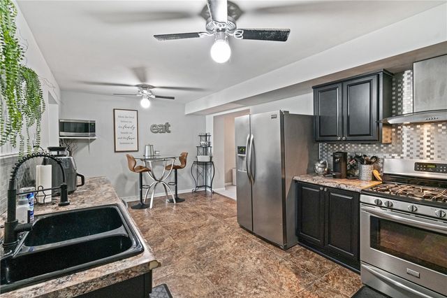 330 Duss Ave, Ambridge, PA 15003