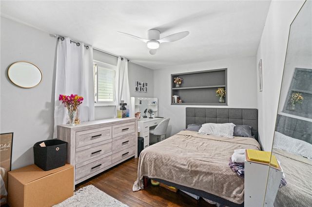 330 Duss Ave, Ambridge, PA 15003