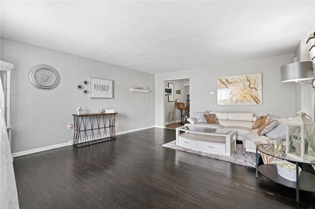 330 Duss Ave, Ambridge, PA 15003