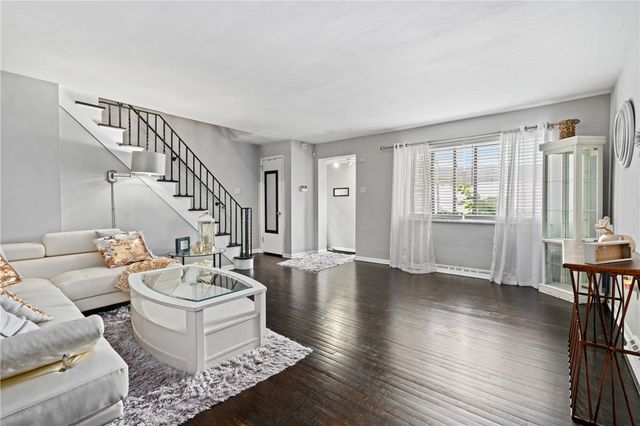 330 Duss Ave, Ambridge, PA 15003