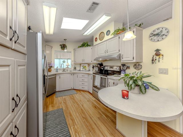 452 SHARKS POINT, North Port, FL 34287