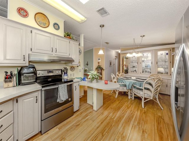 452 SHARKS POINT, North Port, FL 34287