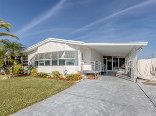 452 SHARKS POINT, North Port, FL 34287