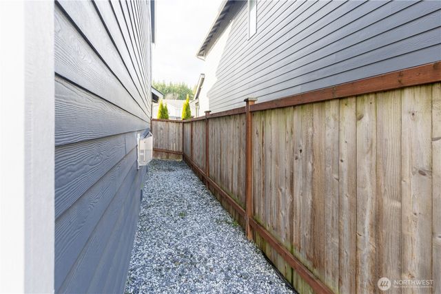 9977 Jackson Street SE, Yelm, WA 98597