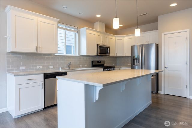 9977 Jackson Street SE, Yelm, WA 98597