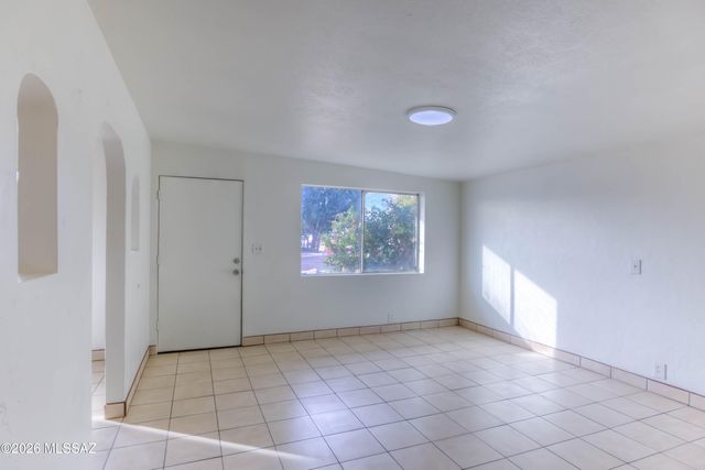 1118 W Navajo Street, Tucson, AZ 85705