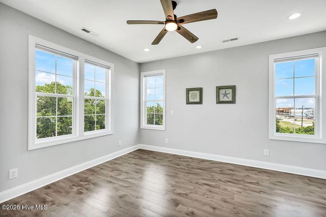 254 Grandview Drive, Sneads Ferry, NC 28460