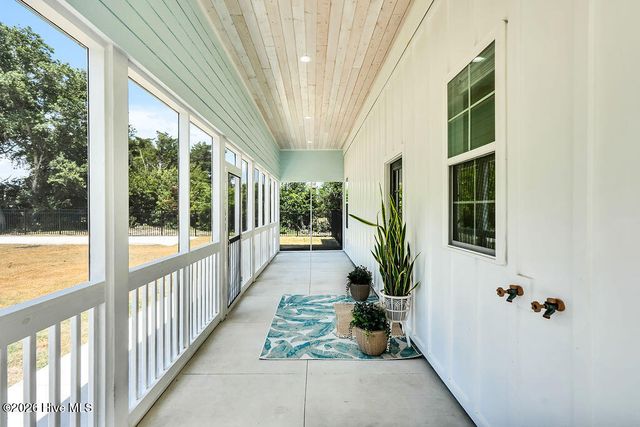 254 Grandview Drive, Sneads Ferry, NC 28460