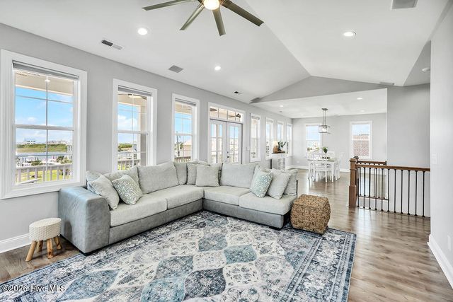 254 Grandview Drive, Sneads Ferry, NC 28460