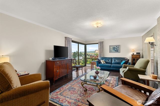 304 Monroe Street S, South Bend, WA 98586