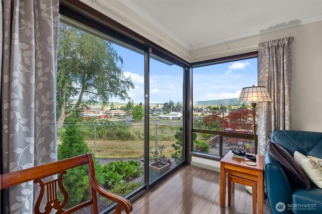 304 Monroe Street S, South Bend, WA 98586