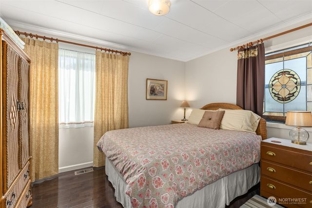 304 Monroe Street S, South Bend, WA 98586