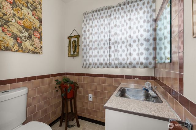 304 Monroe Street S, South Bend, WA 98586